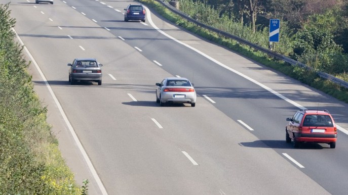 In Svizzera sarà autorizzato il sorpasso a destra in autostrada