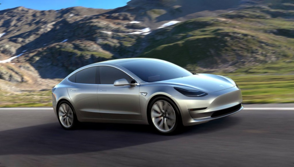 Troppe richieste per Tesla Model 3, Musk costretto a un piano anti vendite