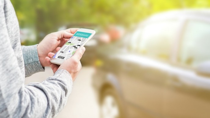 Novità car sharing: l’auto si apre con un selfie dallo smartphone