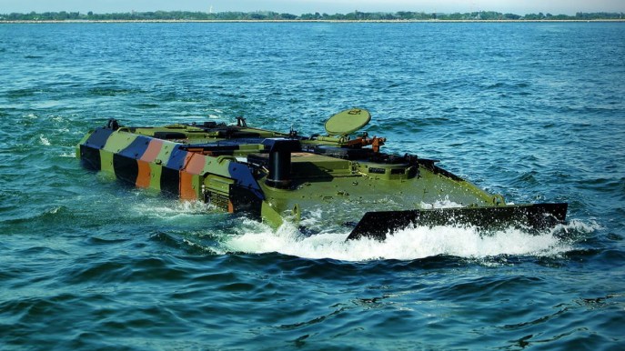 Iveco presenta i nuovi veicoli militari anfibi dei Marines americani