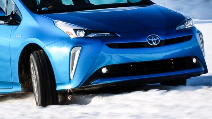 Toyota Prius, l’ibrida più venduta è l’ideale sui fondi innevati