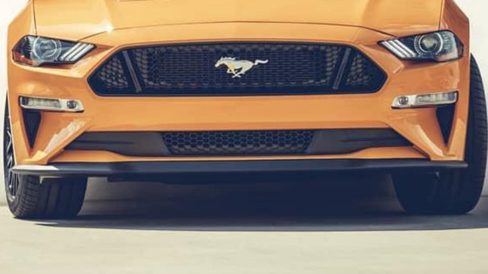 Ford Mustang diventa un suv elettrico ad alte prestazioni