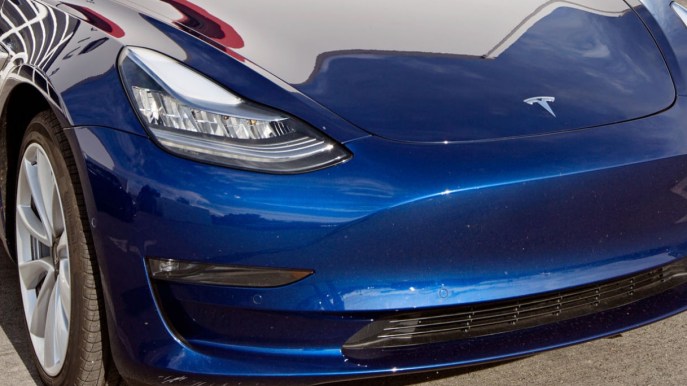 Rivoluzione Tesla: arriva la Model 3 low cost