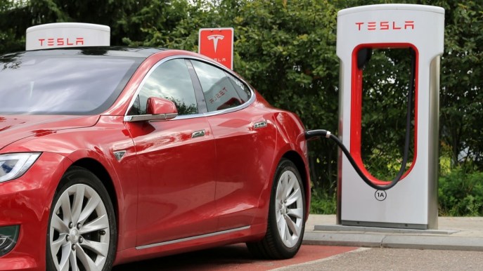 Fca: accordo con Tesla per ridurre le emissioni