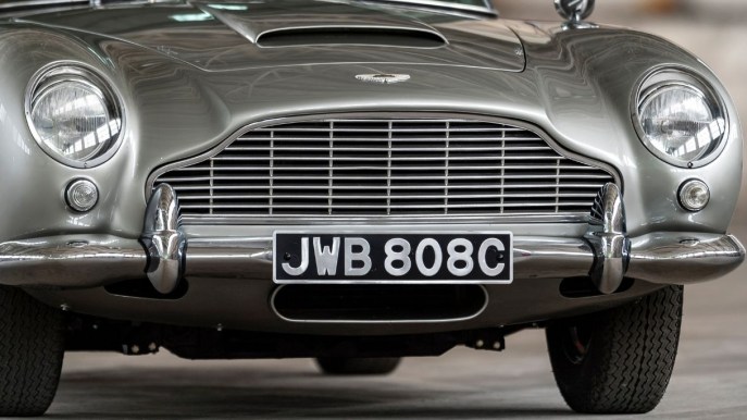 Aston Martin DB5, l’auto di James Bond per pochissimi fortunati al mondo