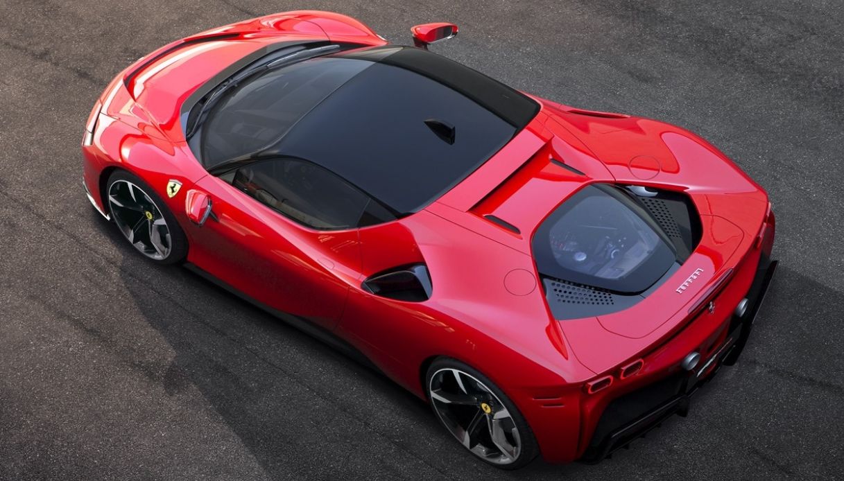 Ferrari SF90 Stradale, il nuovo bolido con tecnologia ibrida