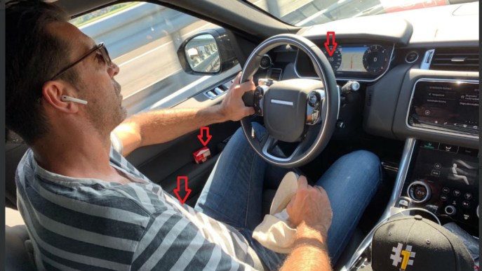 Buffon al volante della sua auto senza cintura a 155 km/h