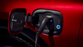 Batterie per auto elettriche: l’impatto ambientale oggi sembra minore