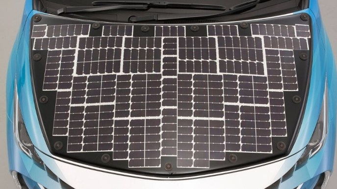 Tesla, pannelli solari come optional sulle auto