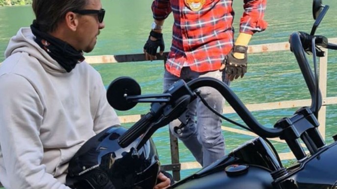 Ibrahimovic in giro con la sua Harley Davidson sul Lago di Como    