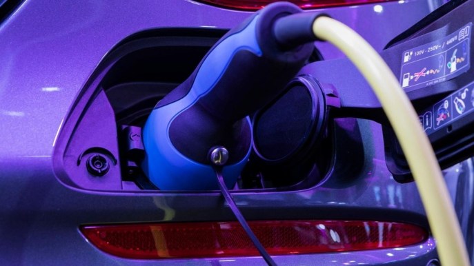 Toyota, la rivoluzione tecnologica: l’auto elettrica che si ricarica in 15 minuti