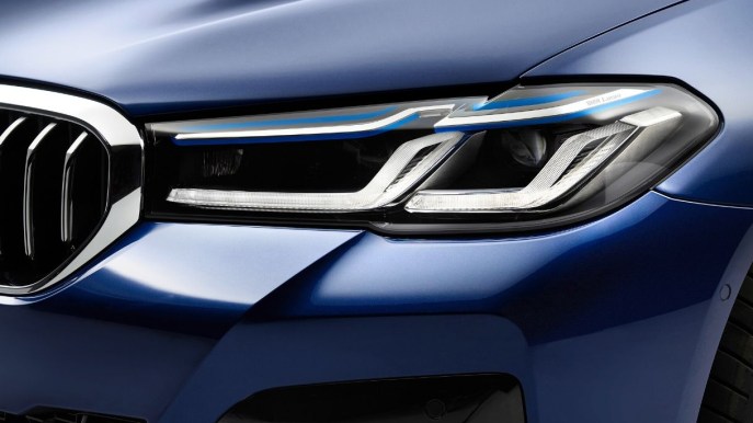 BMW competerà con Tesla, le nuove elettriche X1 e Serie 5