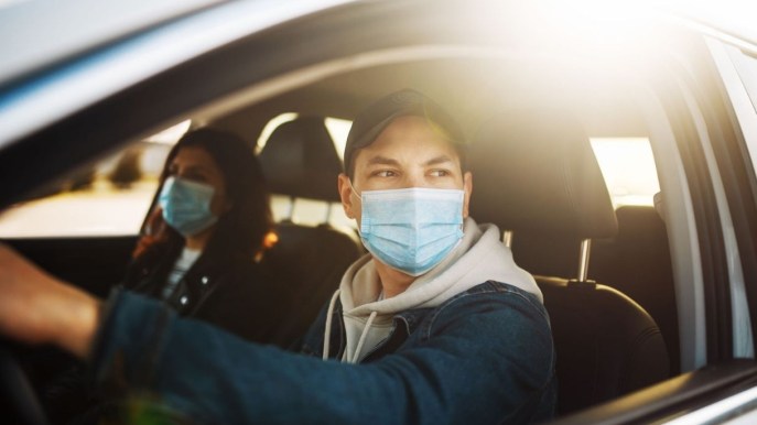 Coronavirus, contagio in auto: uno studio rivela come evitarlo