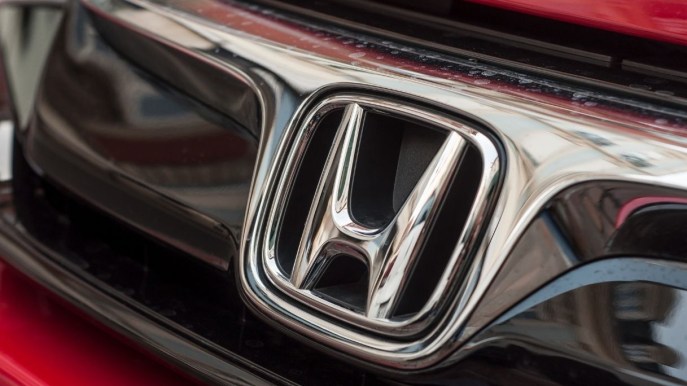 Honda CR-V, il SUV giapponese si aggiorna e “cambia” nome