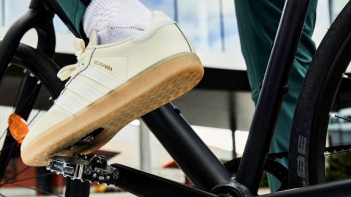 Le sneakers Adidas per pedali a sgancio rapido