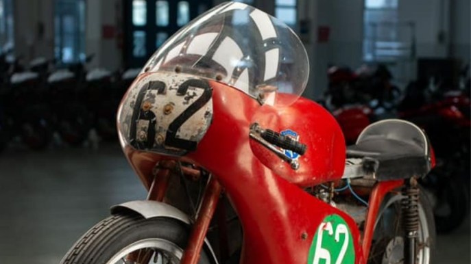 MV Agusta compra all’asta la sua rara moto da corsa degli anni ’50