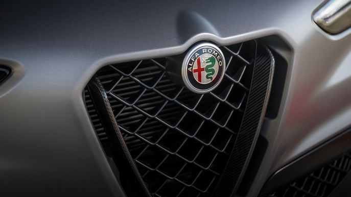 Alfa Romeo, slitta il debutto di un SUV molto atteso