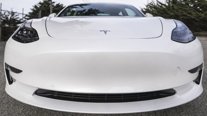 Tesla rinuncia al suo modello da record