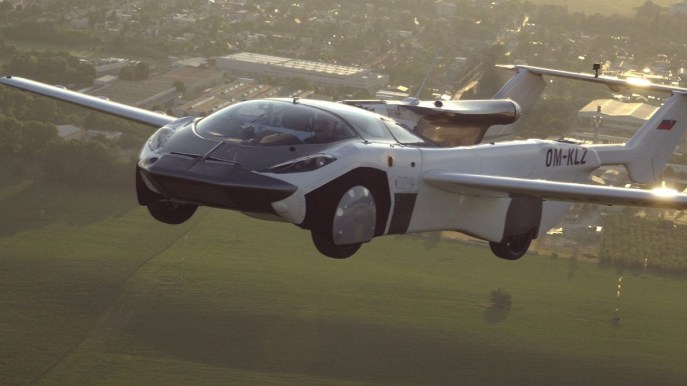 AirCar, la prima auto che diventa aereo: vola da una città all’altra