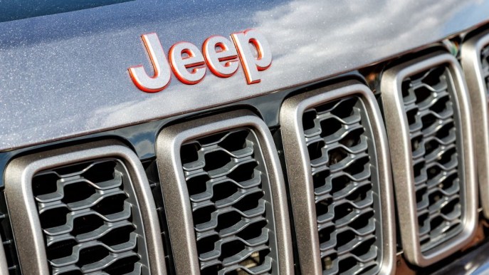 Jeep prepara l’arrivo del baby SUV elettrico