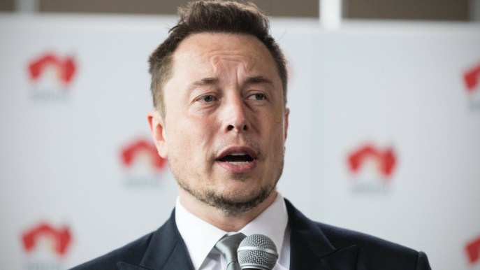 Elon Musk viaggia nel futuro e non si ferma: il nuovo Tesla Bot