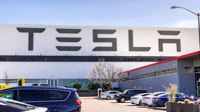 Tesla raggiunge un valore da record: quanto vale adesso