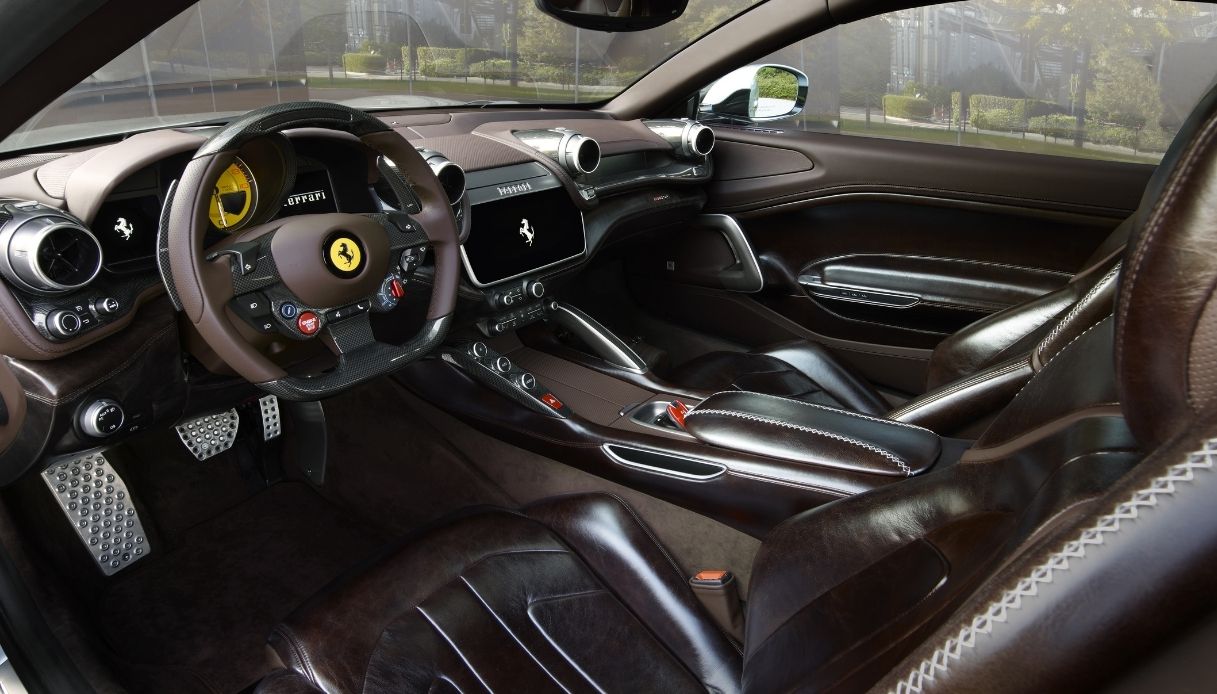 Gli interni della nuova Ferrari BR20