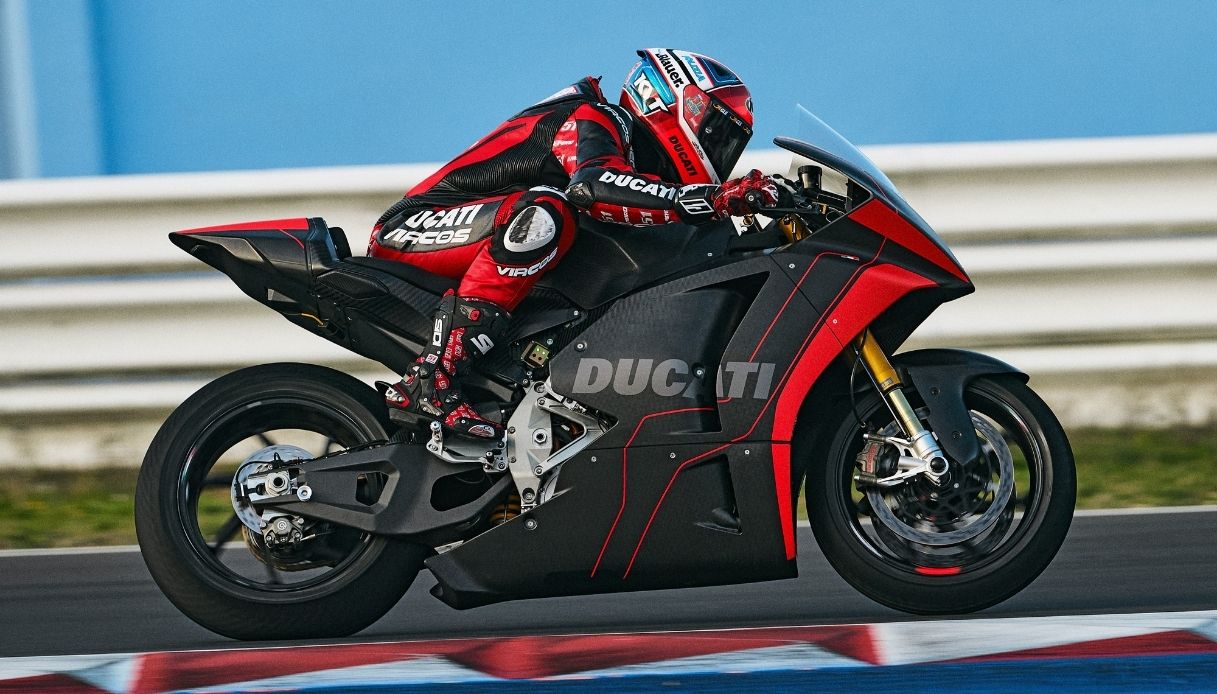 Ducati MotoE, prime prove in pista