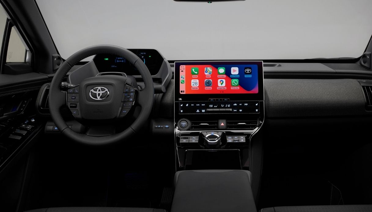 Gli interni del nuovo SUV Toyota bZ4X