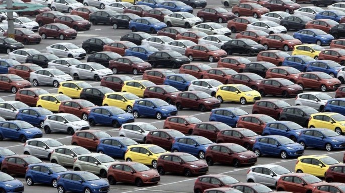 Mercato auto: nuovo crollo in Italia