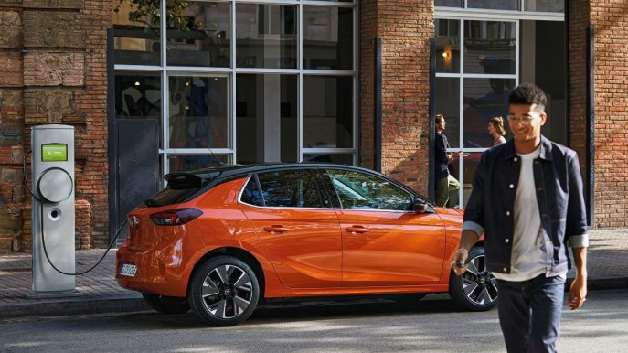 Tutte le auto elettriche di Opel offrono la ricarica rapida