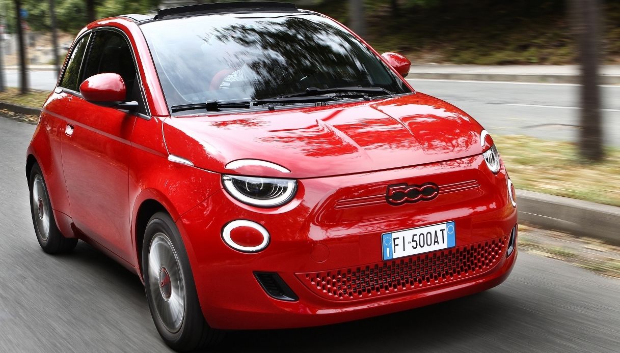 the best selling electric car in italy in 2021 is the new fiat 500