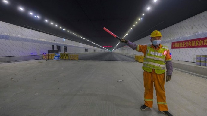 Cina, apre al traffico il tunnel subacqueo più lungo