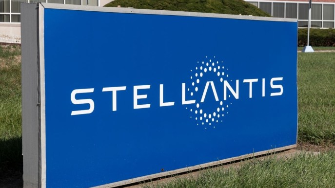 Il CEO di Stellantis: “Auto elettrica una scelta politica”