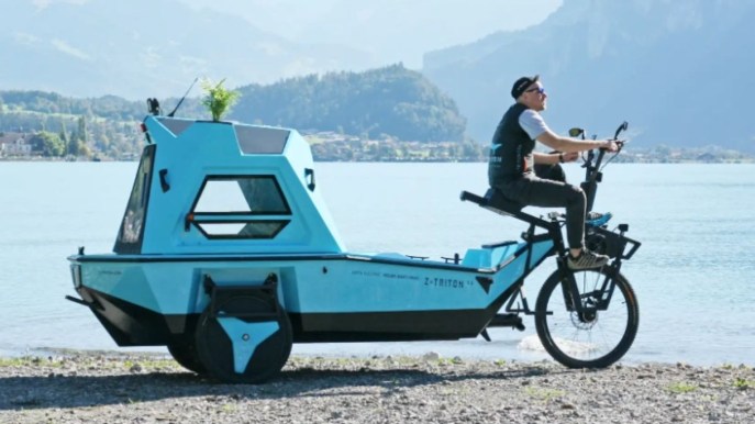 La e-bike anfibio che si trasforma in barca e camper