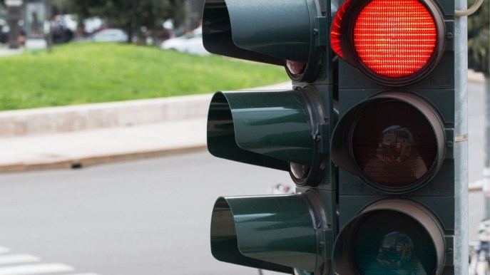 Nuovi semafori col conto alla rovescia: cosa cambia
