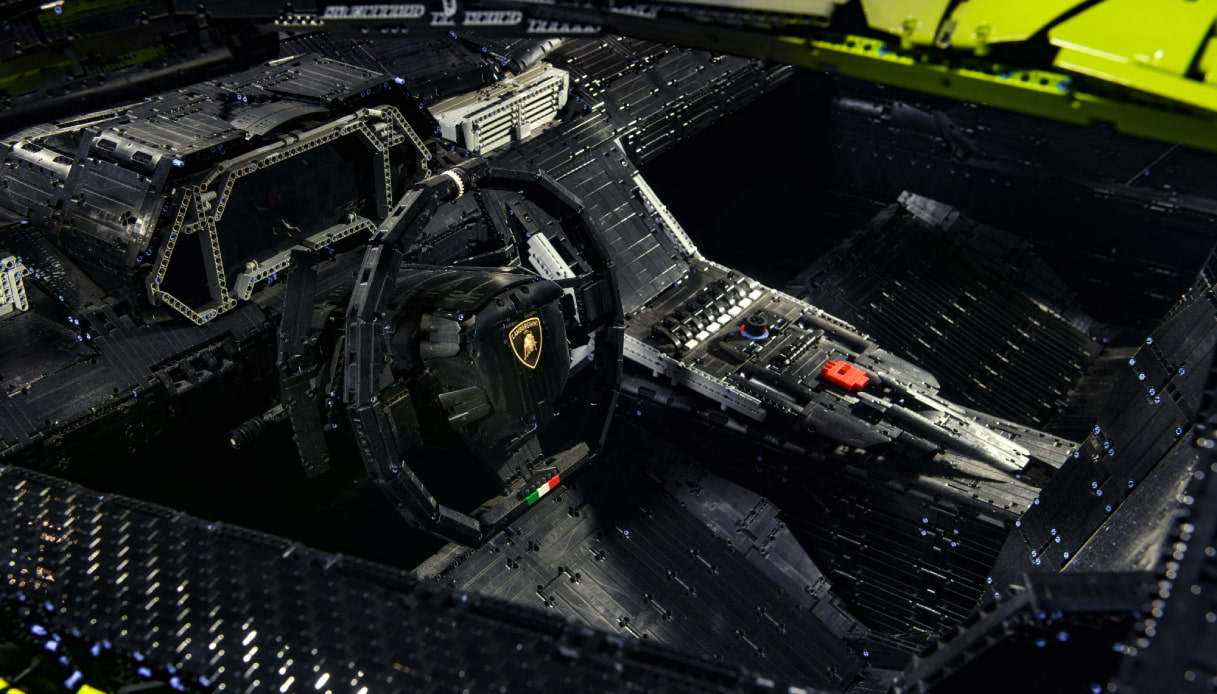 Gli interni della Lamborghini Siàn LEGO Technic