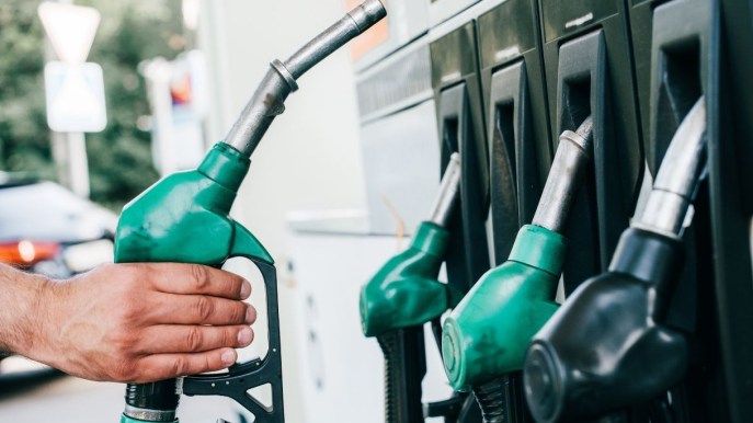 Prezzo benzina: c’è un segreto per spendere meno