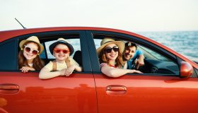 Vacanze in auto, benzina e autostrada alle stelle: come risparmiare