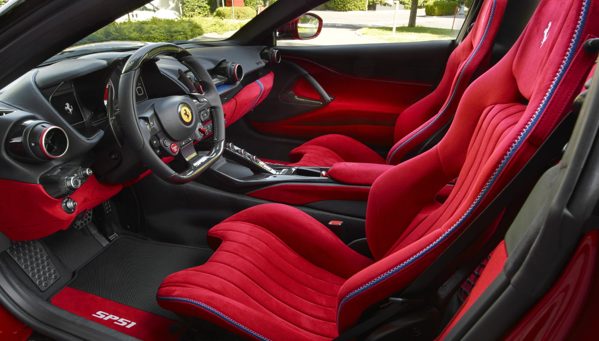 Gli interni della nuova Ferrari SP51