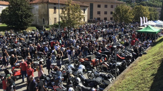 Festa del centenario per Moto Guzzi: affluenza record a Mandello
