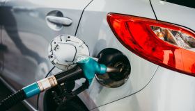 Il Governo taglia lo sconto carburante: benzina più cara