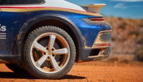 Porsche svela la versione off-road per la Dakar