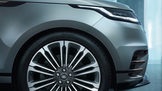 Range Rover Velar si rinnova: ecco le novità