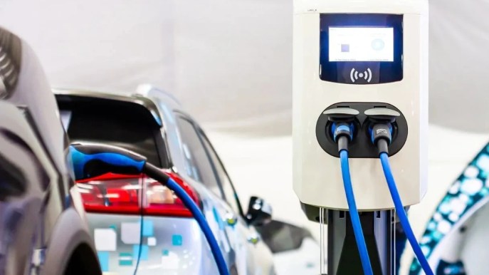 Auto elettriche: doppio allarme per il futuro