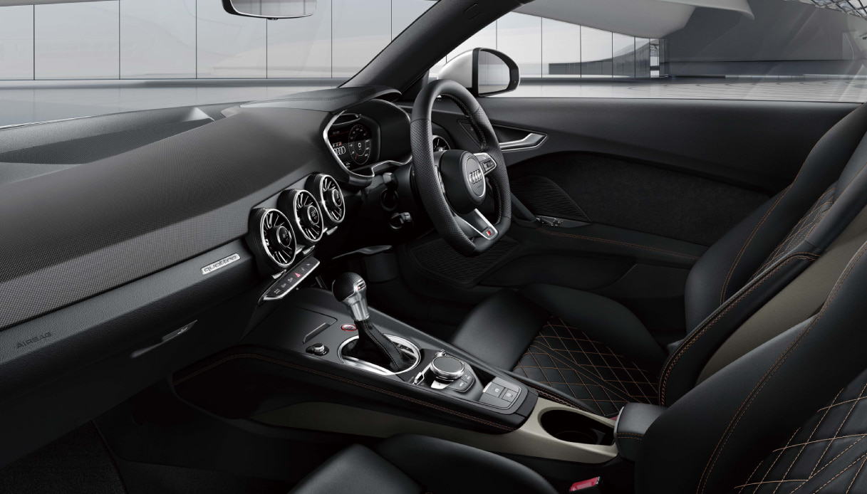 L'abitacolo esclusiva dell'Audi TTS Coupé Memorial Edition