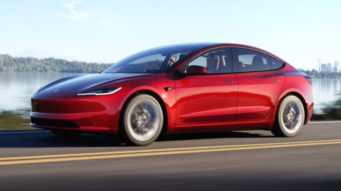 Svelata la nuova Tesla Model 3: il prezzo però resta invariato