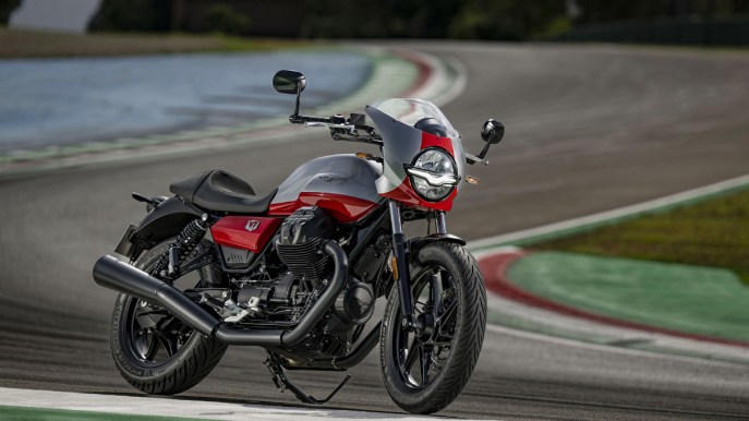 Svelata a Mandello la nuova Moto Guzzi V7 Stone Corsa